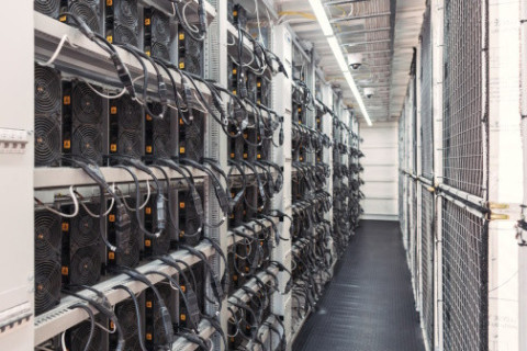 Решение на оборудовании бренда EKF для ЦОД: стабильное электроснабжение для защиты данных